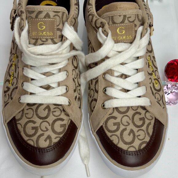 GUESS Beige Monogram Canvas Low Top Sneakers Women’s 9M - Picture 6 of 11